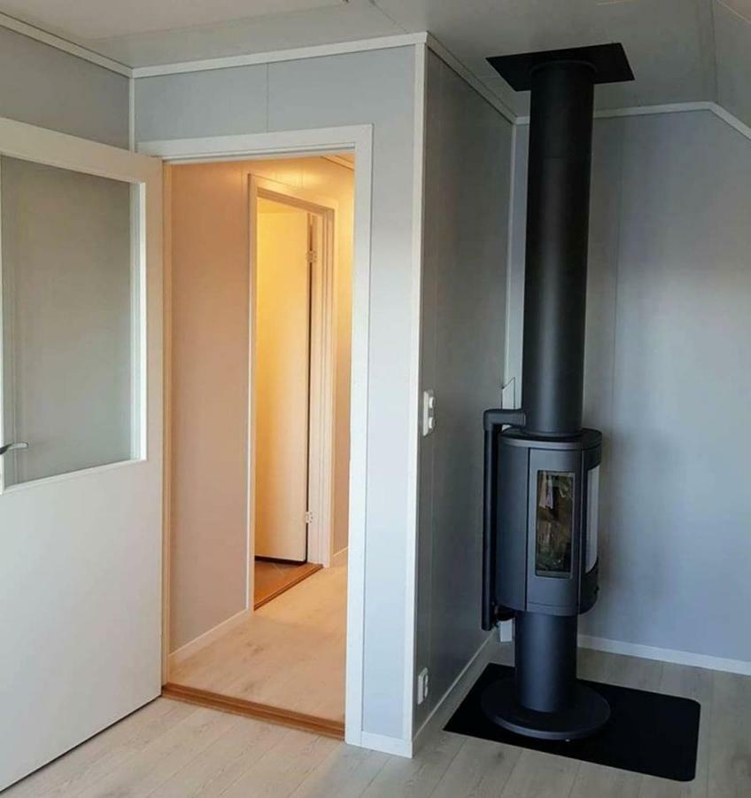 Waerholmen Apartment Lavik  Bagian luar foto